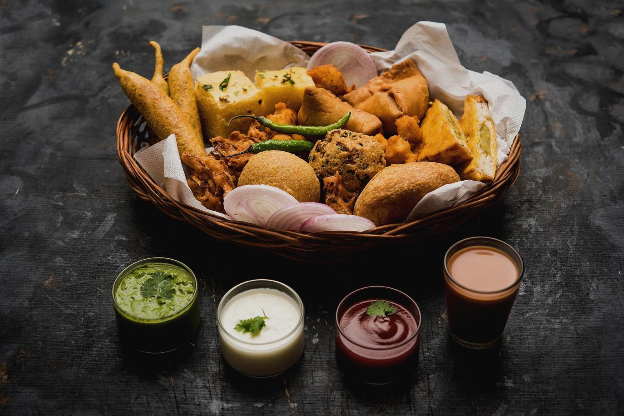 Oyo 8844 Meadows Inn Chinhat Buitenkant foto